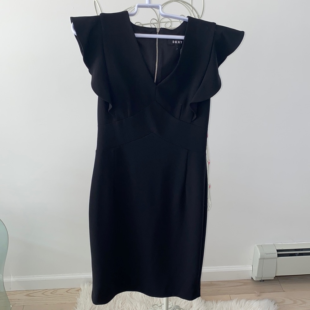 DKNY - BLACK Flutter Sleeve V-Neck MIDI Dress